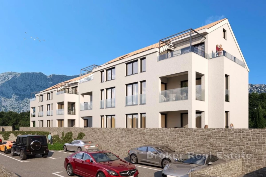 Apartment with pool and parking