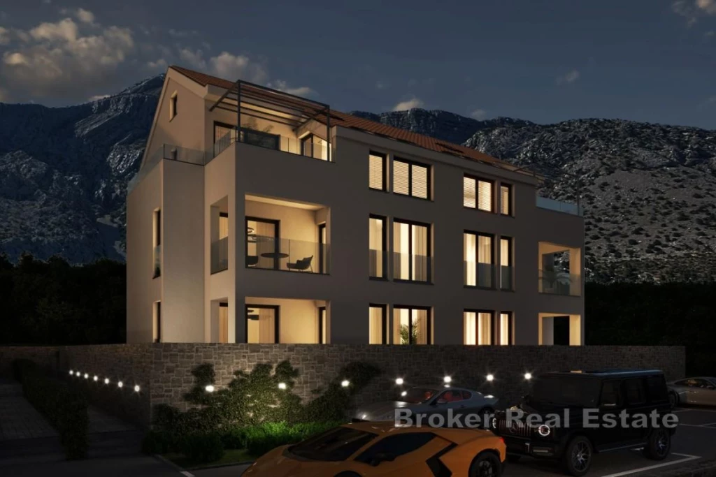 Penthouse with Pool and Parking