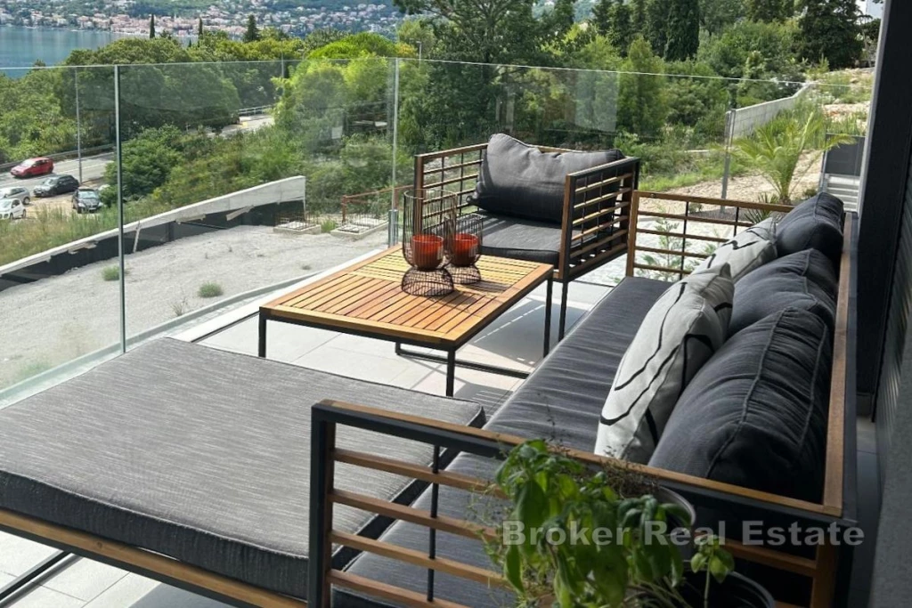 Luxury apartment with sea view