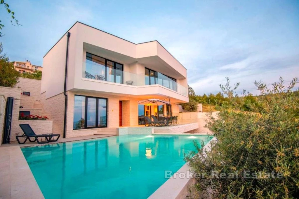 Modern villa with pool and sea view