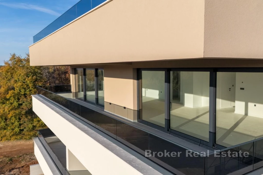 Penthouse with Panoramic Views and Rooftop Terrace