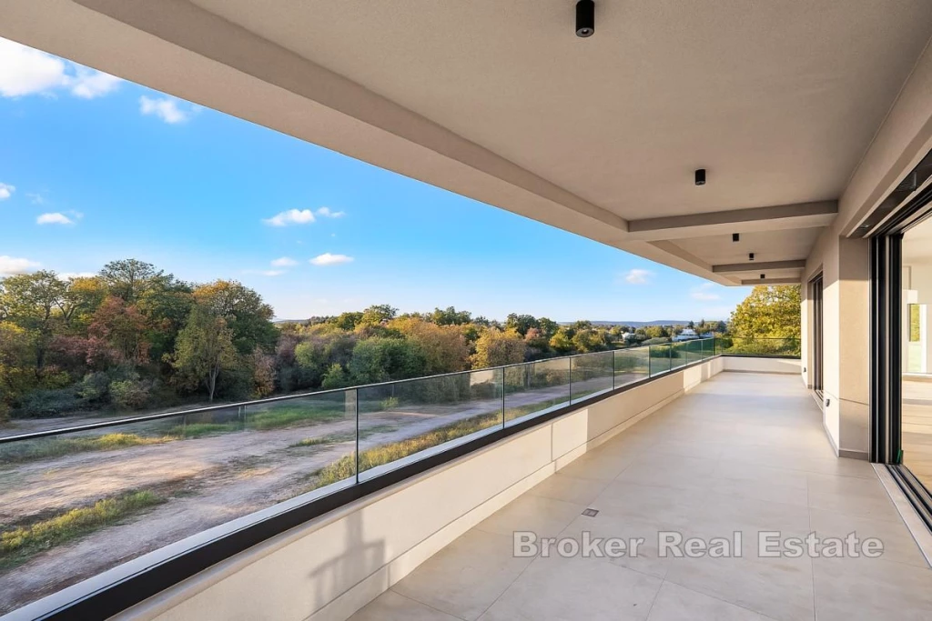 Penthouse with Panoramic Views and Rooftop Terrace