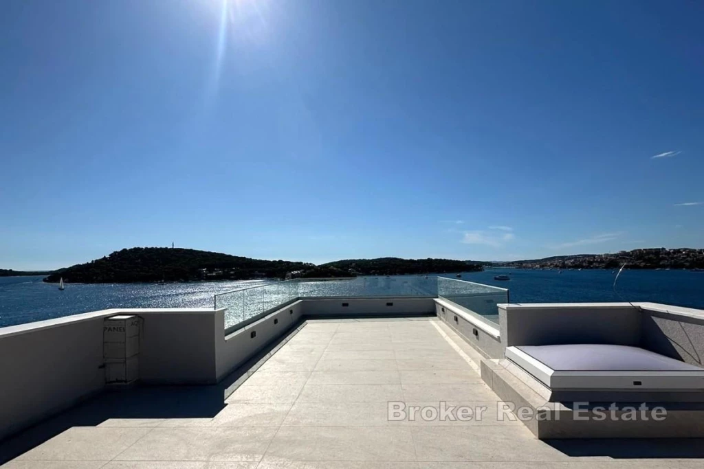 Apartment with a sea view