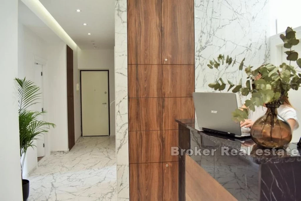 Bačvice, apartment with 5 bedrooms/units