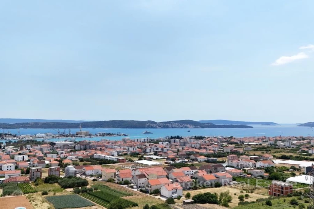 Building land near the center of Trogir