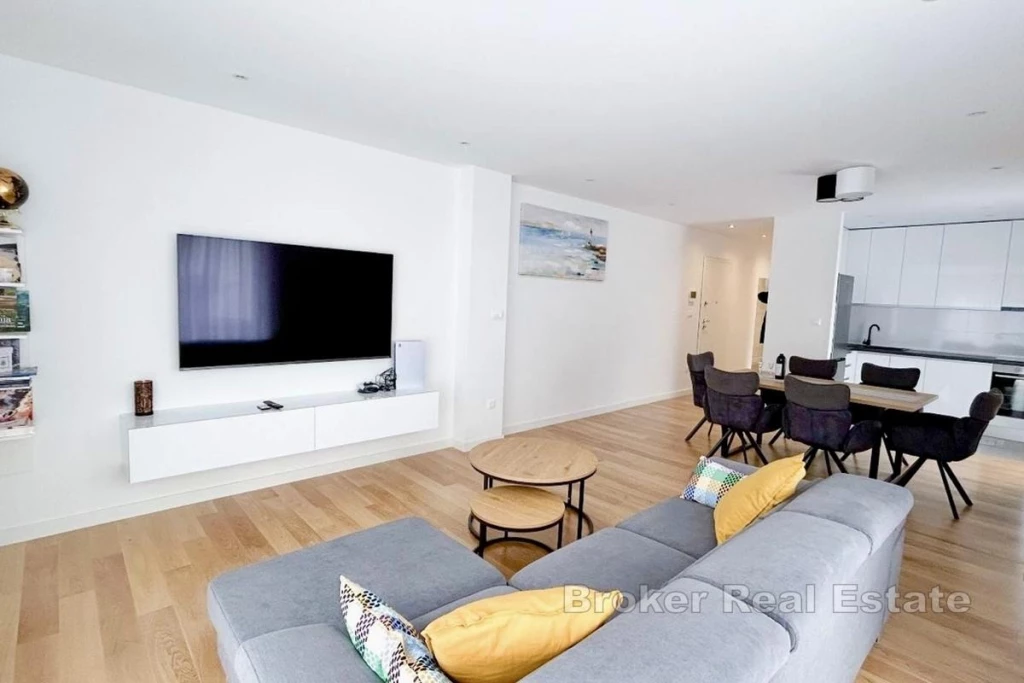 Fully equipped two-bedroom apartment in new building