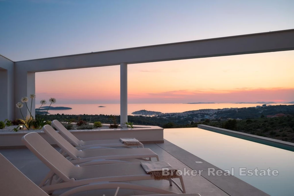 Luxury villa with panoramic sea view and infinity pool