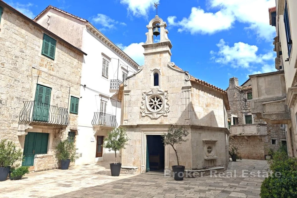 Two stone houses for renovation - central location, close to the sea