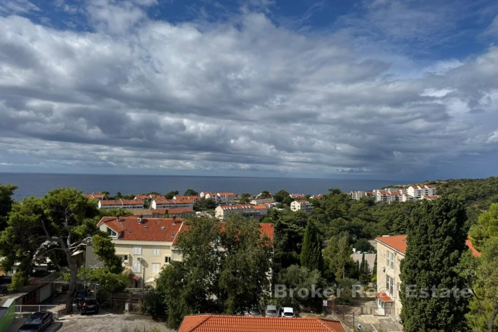 Spacious apartment in a quiet location in Lapad