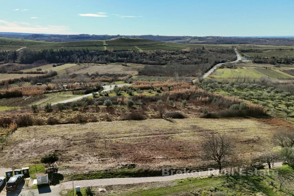 Building plot with sea view and complete infrastructure