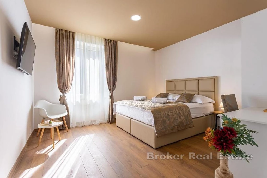 5 modernly decorated units in the immediate vicinity of the city center