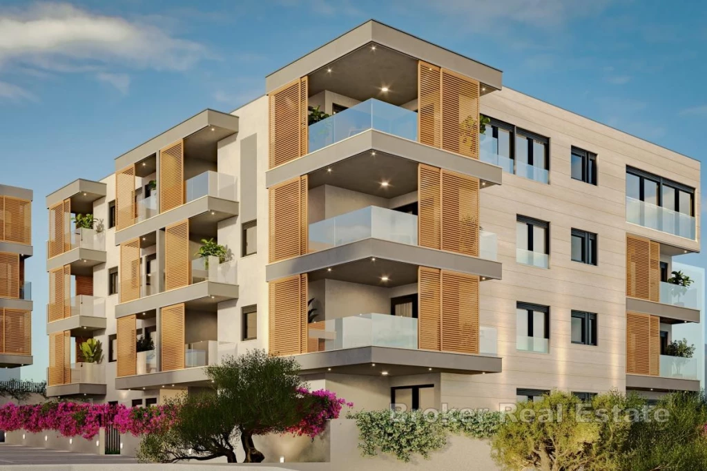 Apartment in a new building with a garden