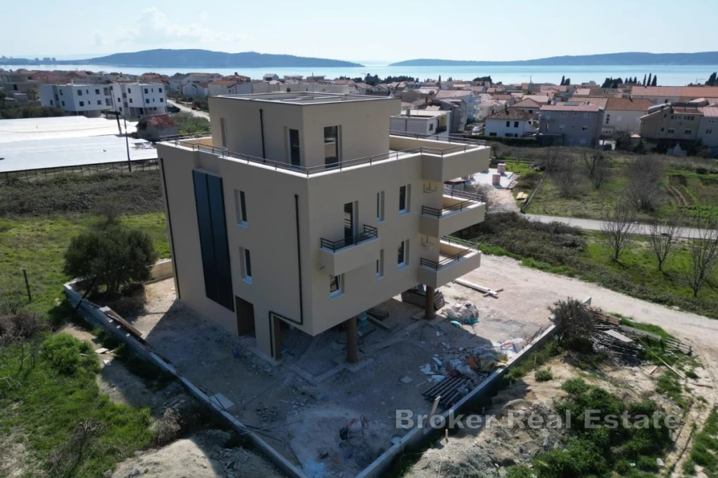 Penthouse with open sea views