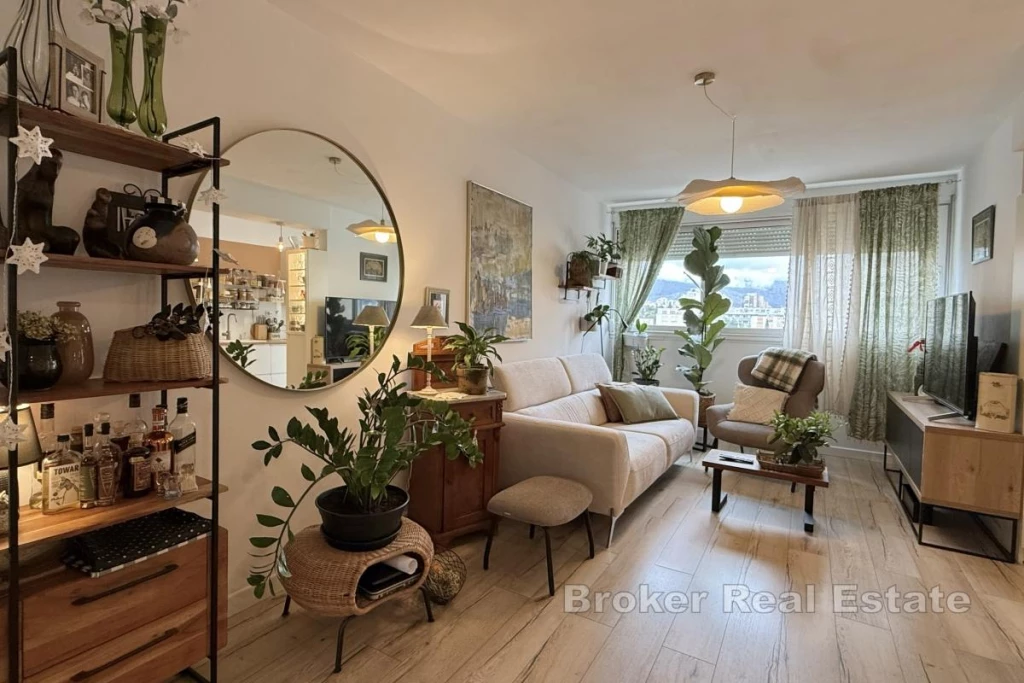 Modern Two-Bedroom Apartment in a Great Location