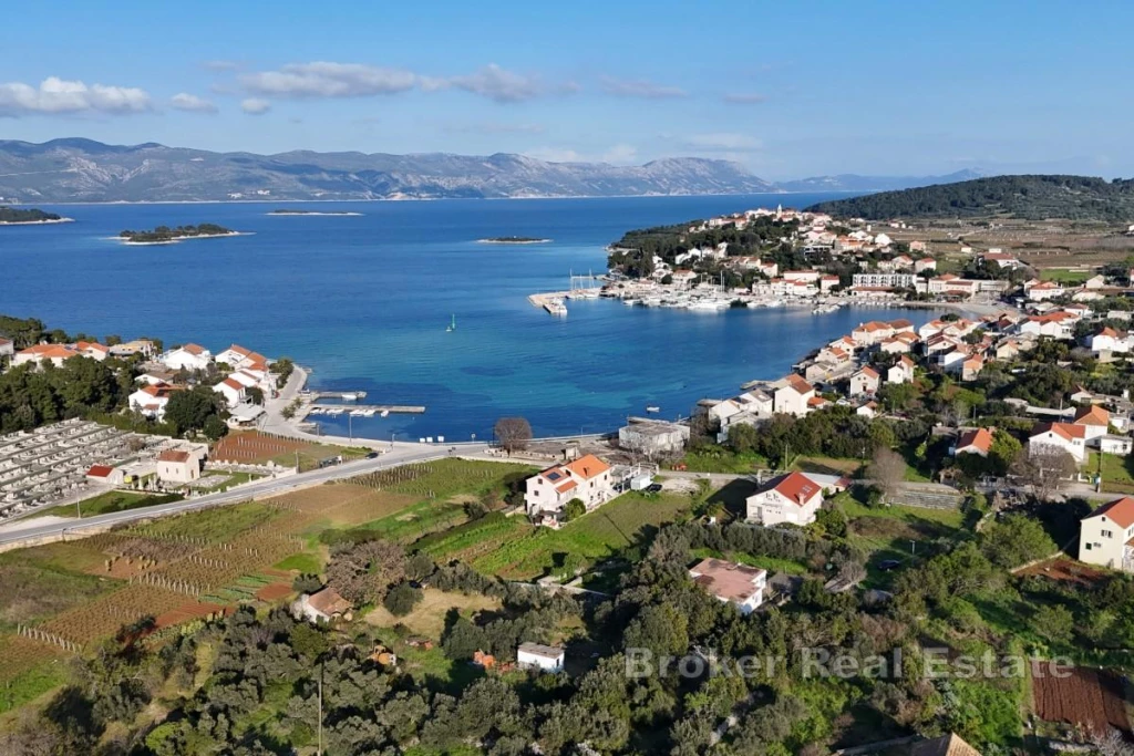 Semi-Detached house with sea view