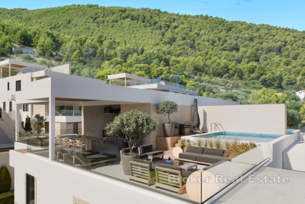 Luxurious three bedroom penthouse apartment with sea view