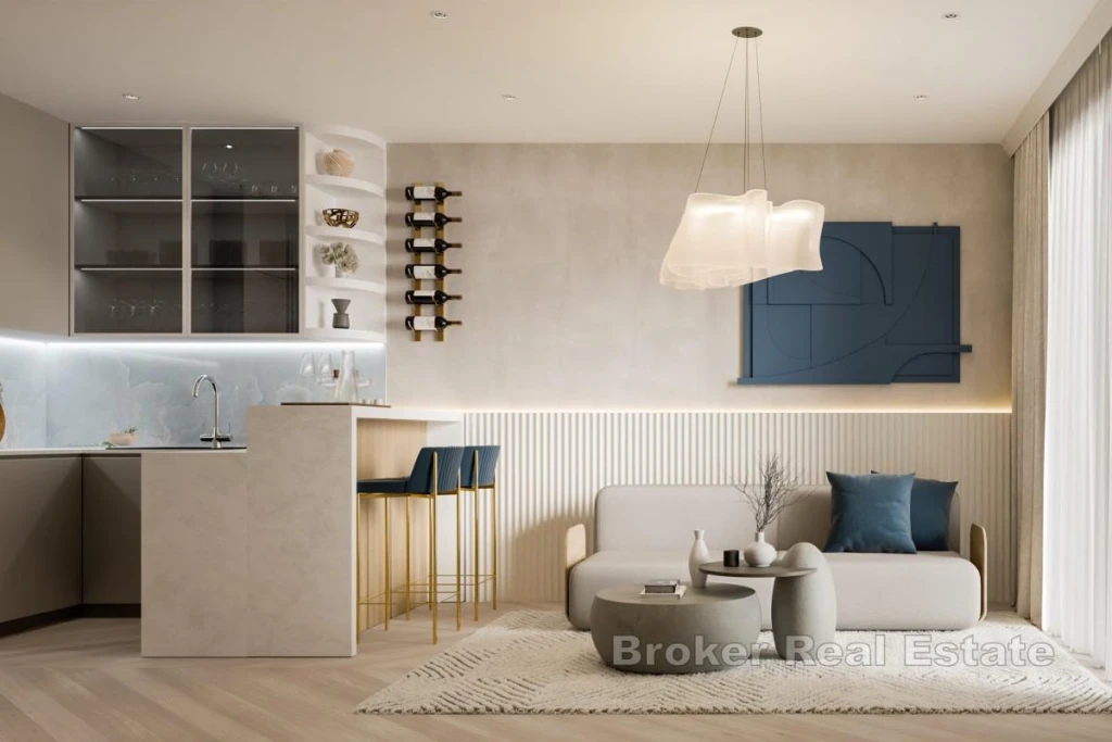 One bedroom apartment with a loggia near the sea