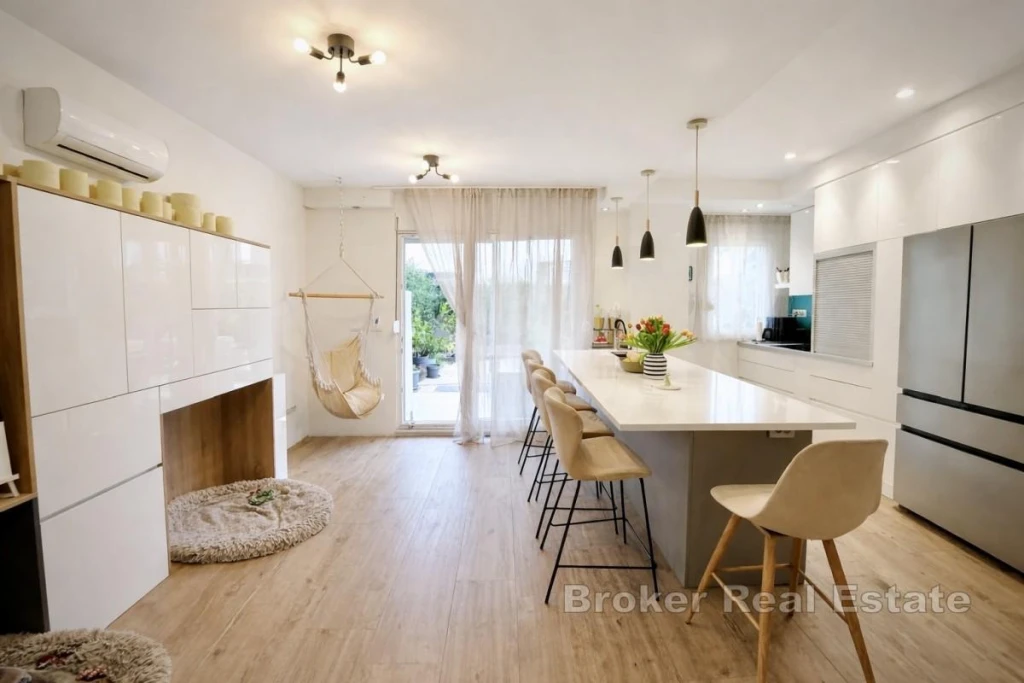 Modern two-bedroom apartment with a large private garden