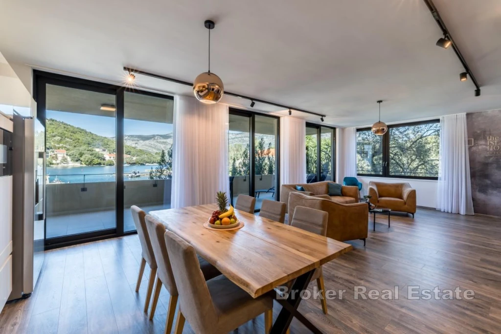 First row to the sea apartment