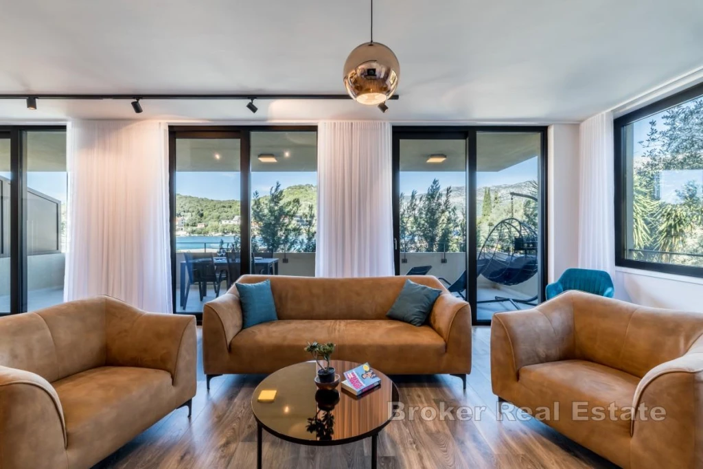 First row to the sea apartment