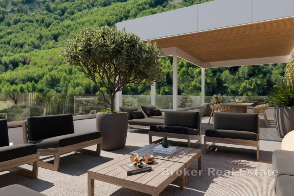 Luxurious three bedroom penthouse apartment with sea view