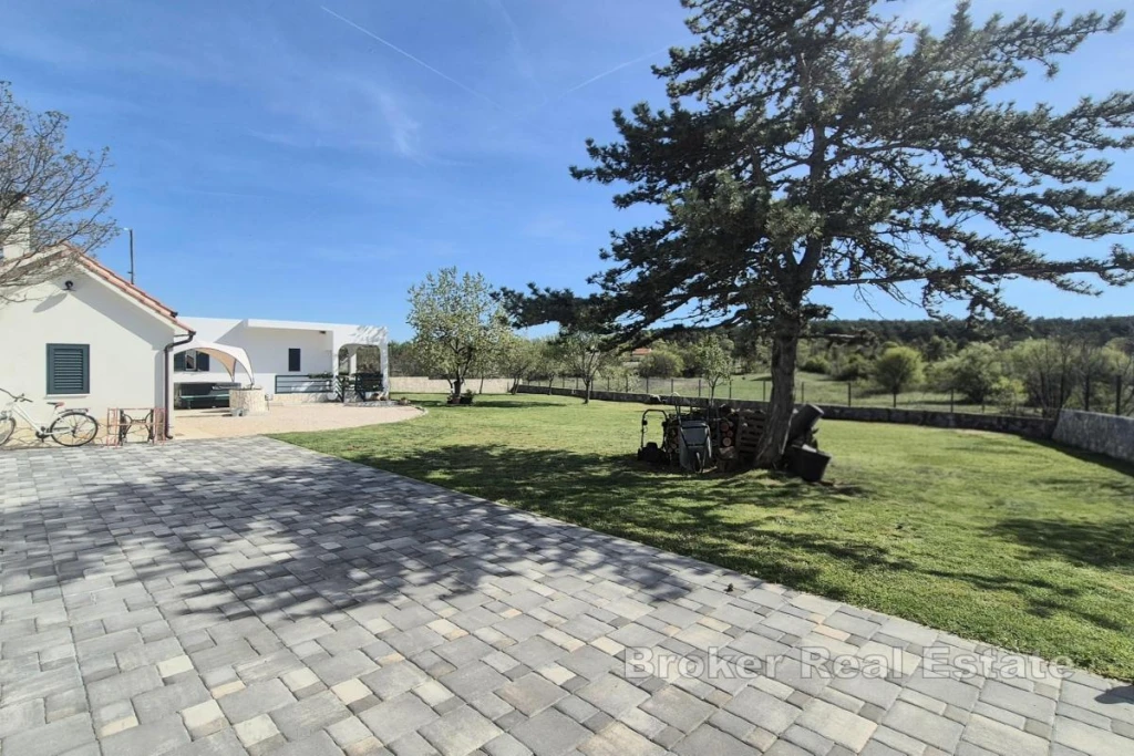 Property with great potential in a quiet location