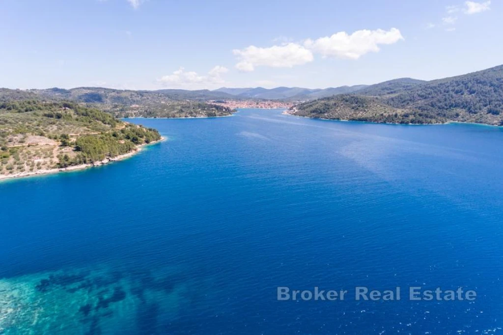 Building land with sea view