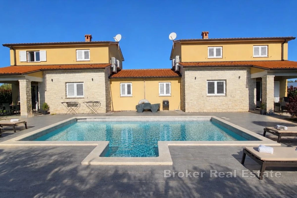 Duplex house with swimming pool and large garden
