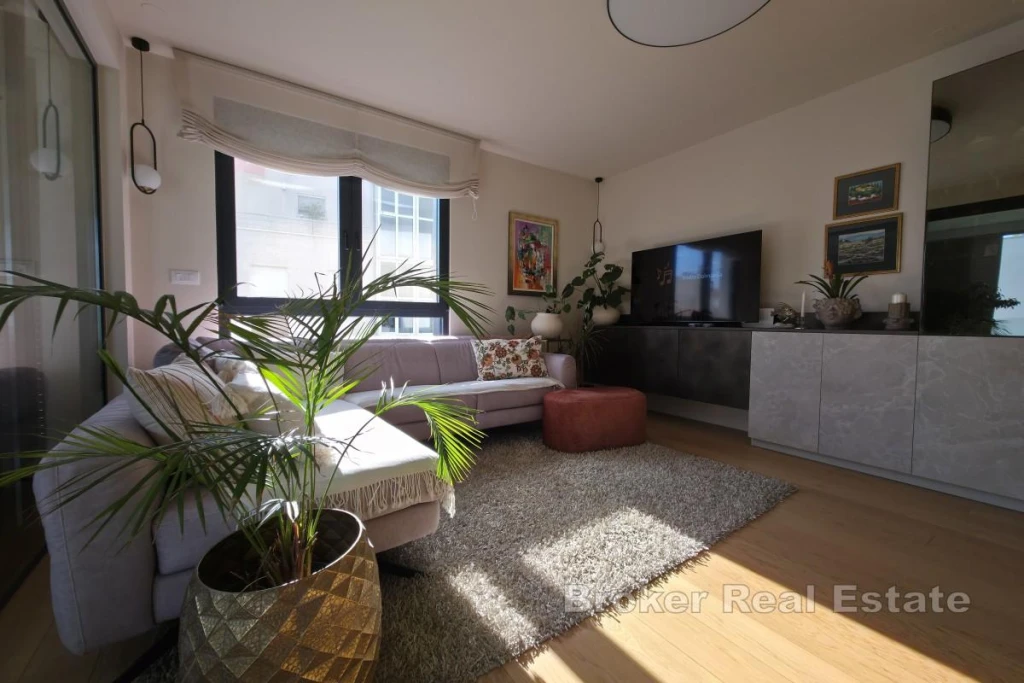 Modern Apartment with Garage in a Desirable Location