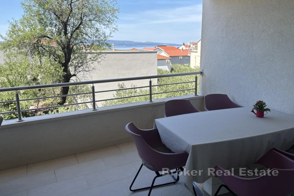 Spacious Four-Bedroom Apartment Near the Beach