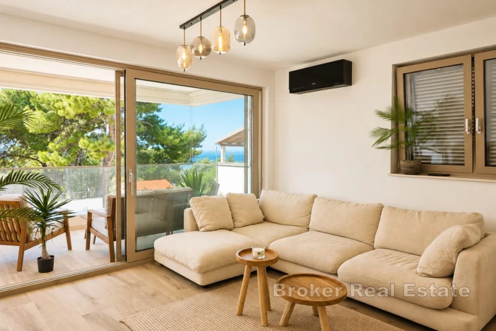 Modern apartment with balcony and parking - close to the sea