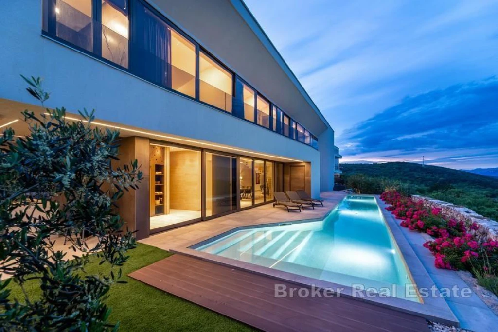 Modern villa with pool and sea view