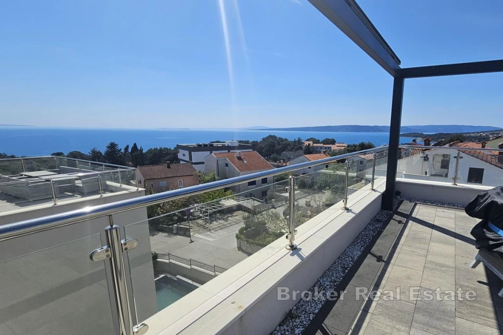 Luxury penthouse with panoramic sea views