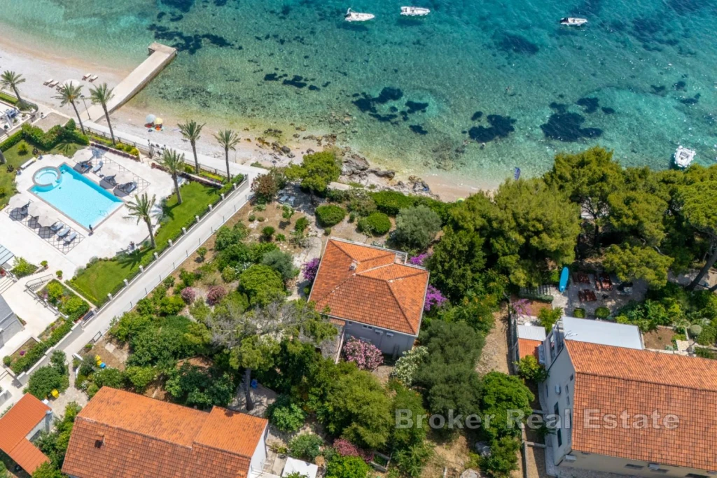 Orebić - Detached house in the first row from the sea