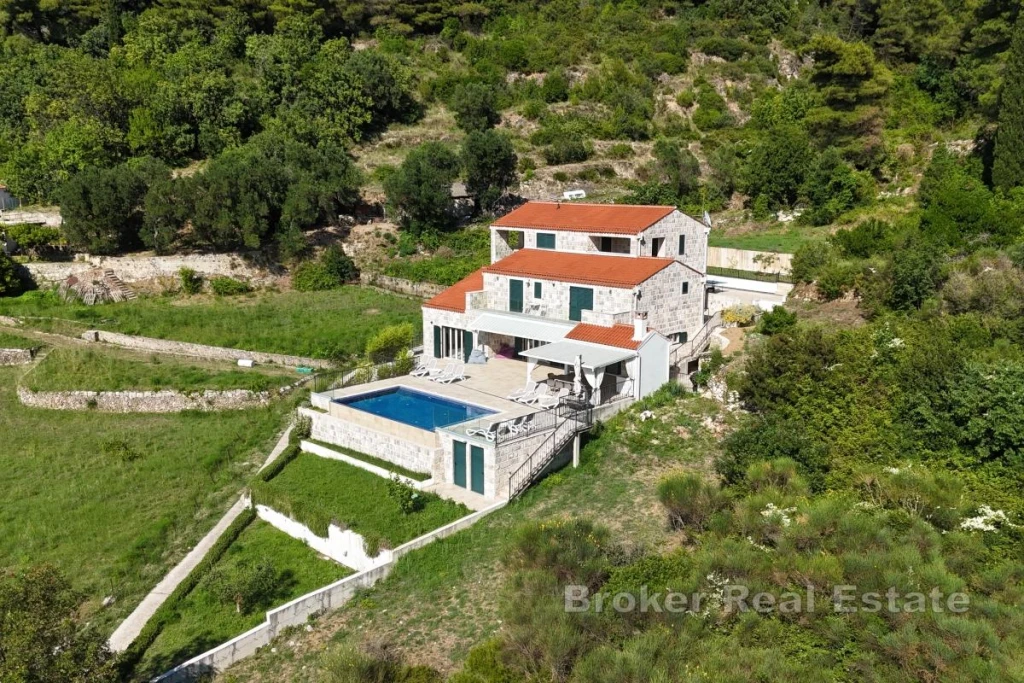 Six bedroom villa with panoramic sea views