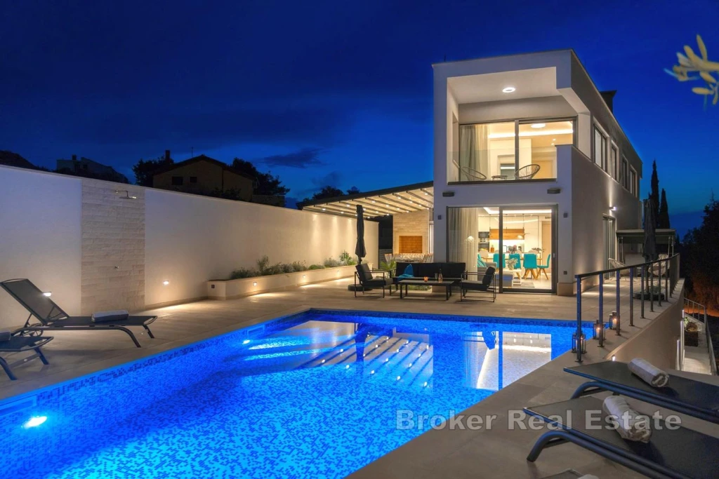 Modern villa with swimming pool