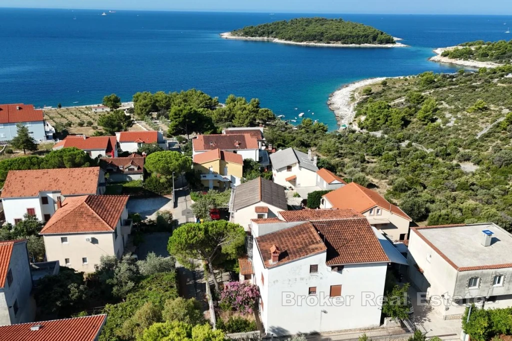 Spacious house 150 m from the beach and a breathtaking view