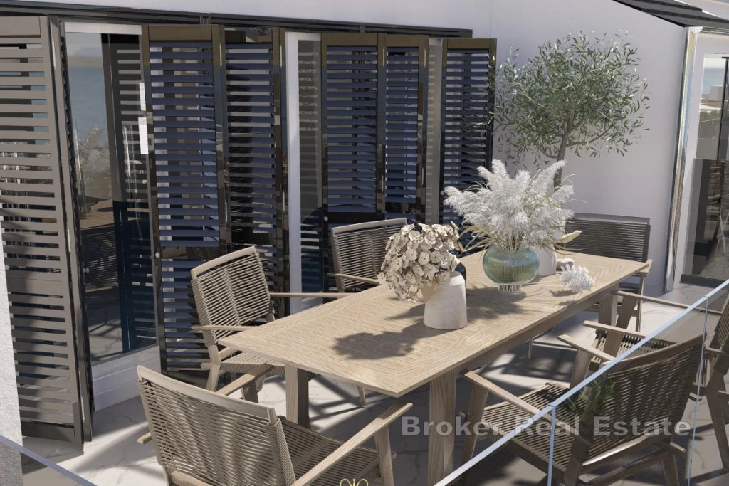 Comfortable three bedroom apartment with sea view