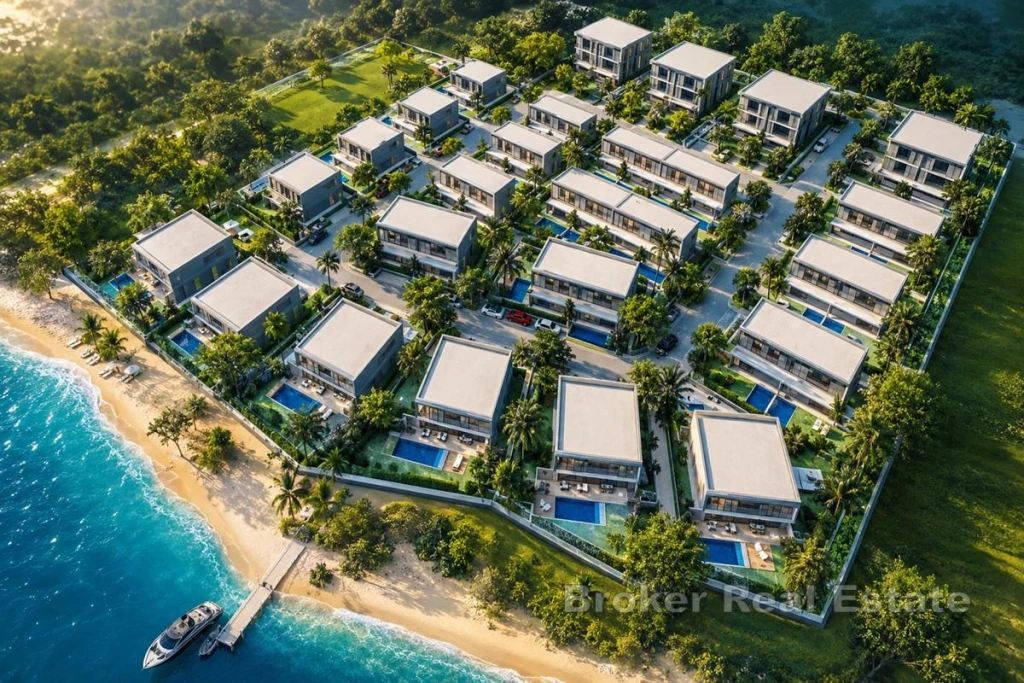 Luxury residential project first row to the sea