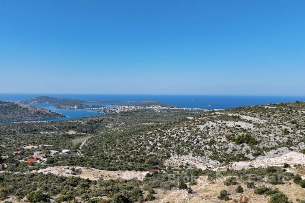 Building Land with Sea View and Potential for a Villa