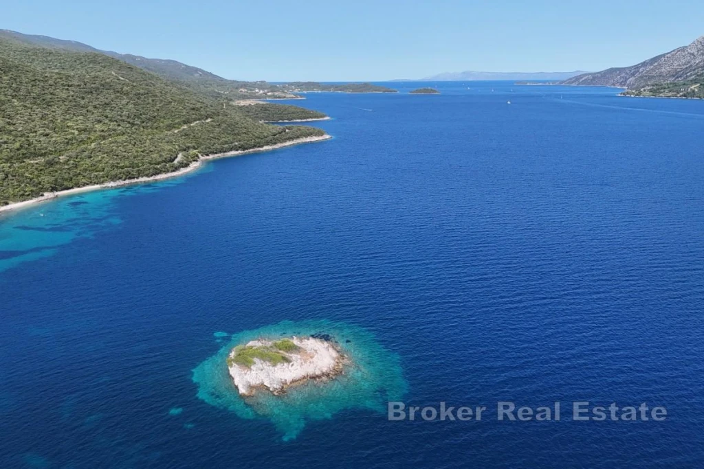 Building land with sea view