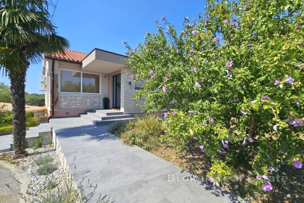 Detached house with swimming pool near Poreč