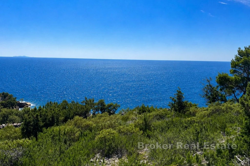Building Land with Panoramic Sea Views