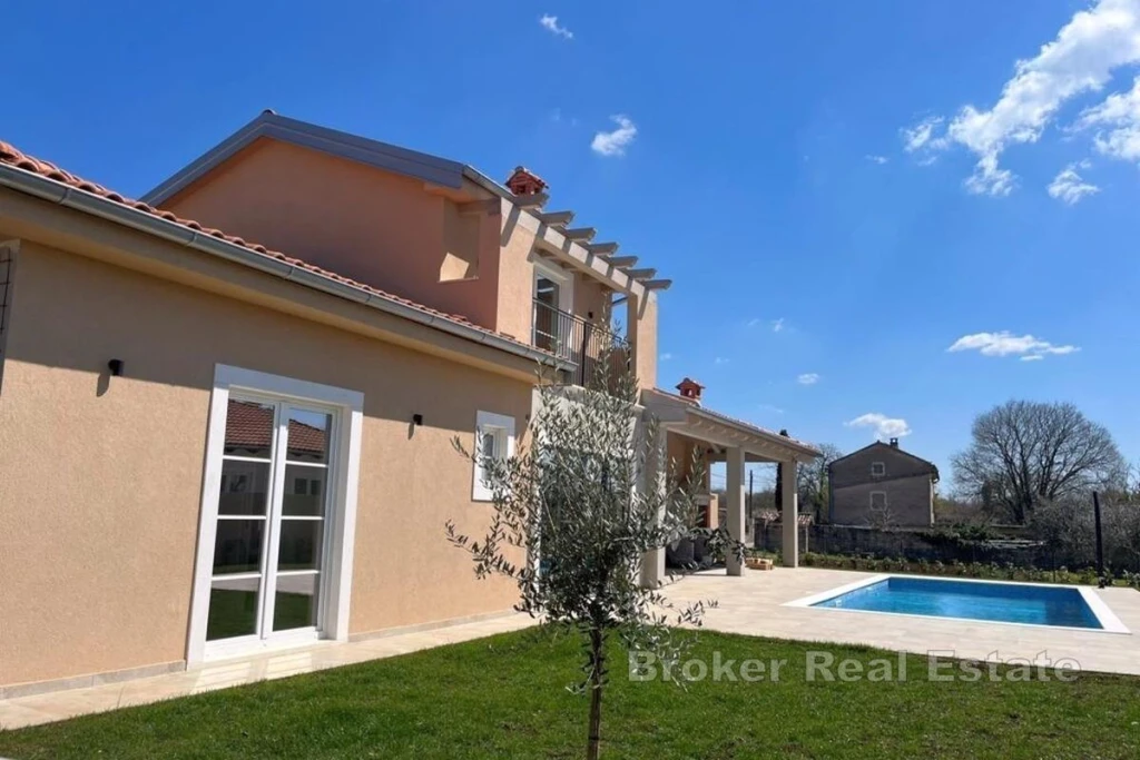House with swimming pool and additional studio near Rovinj