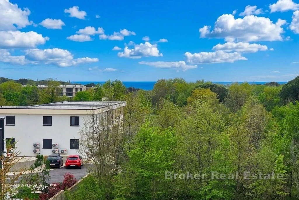 Modern semi-detached house near the center of Poreč