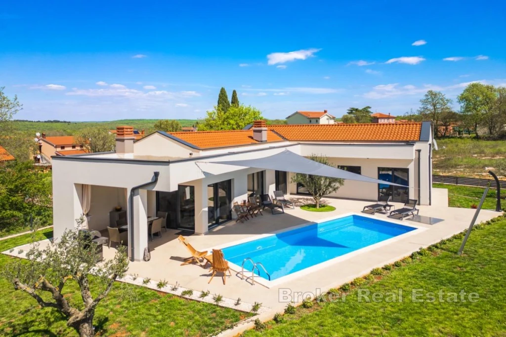Modern Single-Story House with a Pool near Rovinj