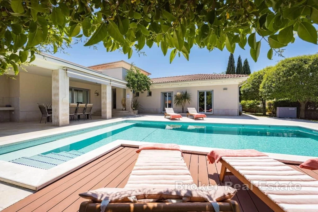 Luxury villa in an attractive location not far from the sea