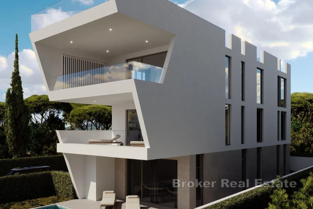 Spacious Three-Bedroom Apartment with Sea View