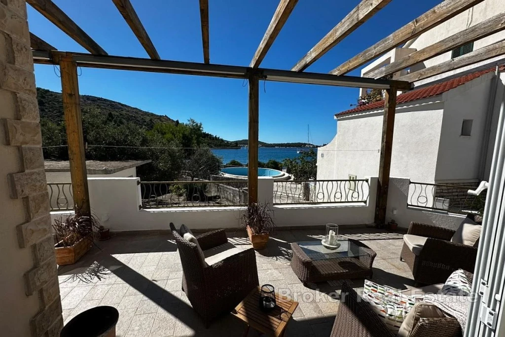 Modern Villa in Immediate Proximity to the Sea