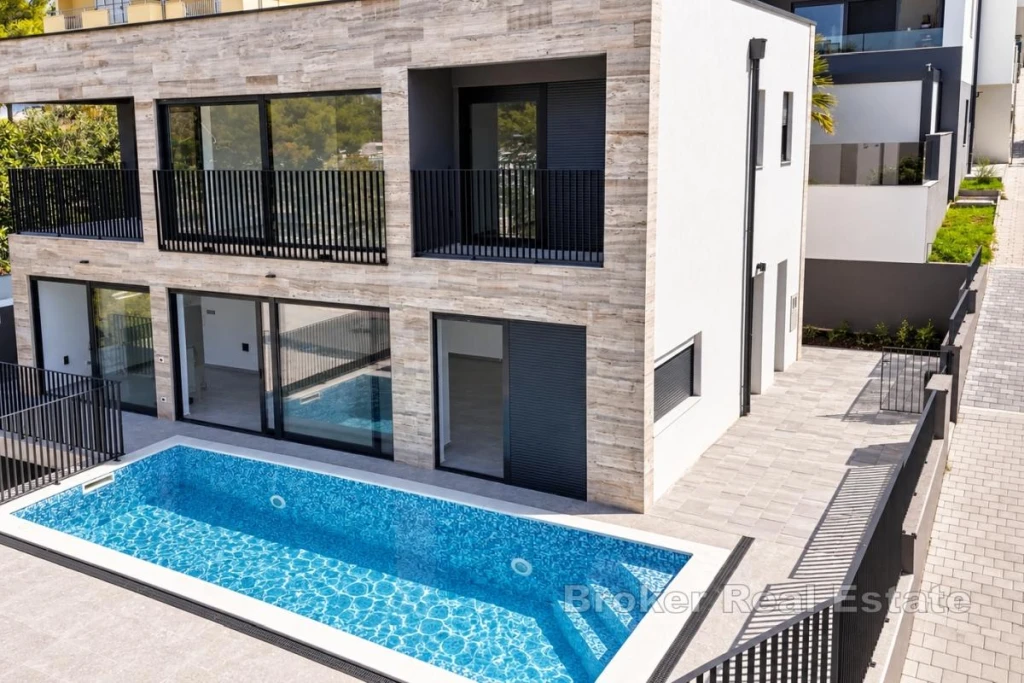Luxury Seafront Villa Near a Marina